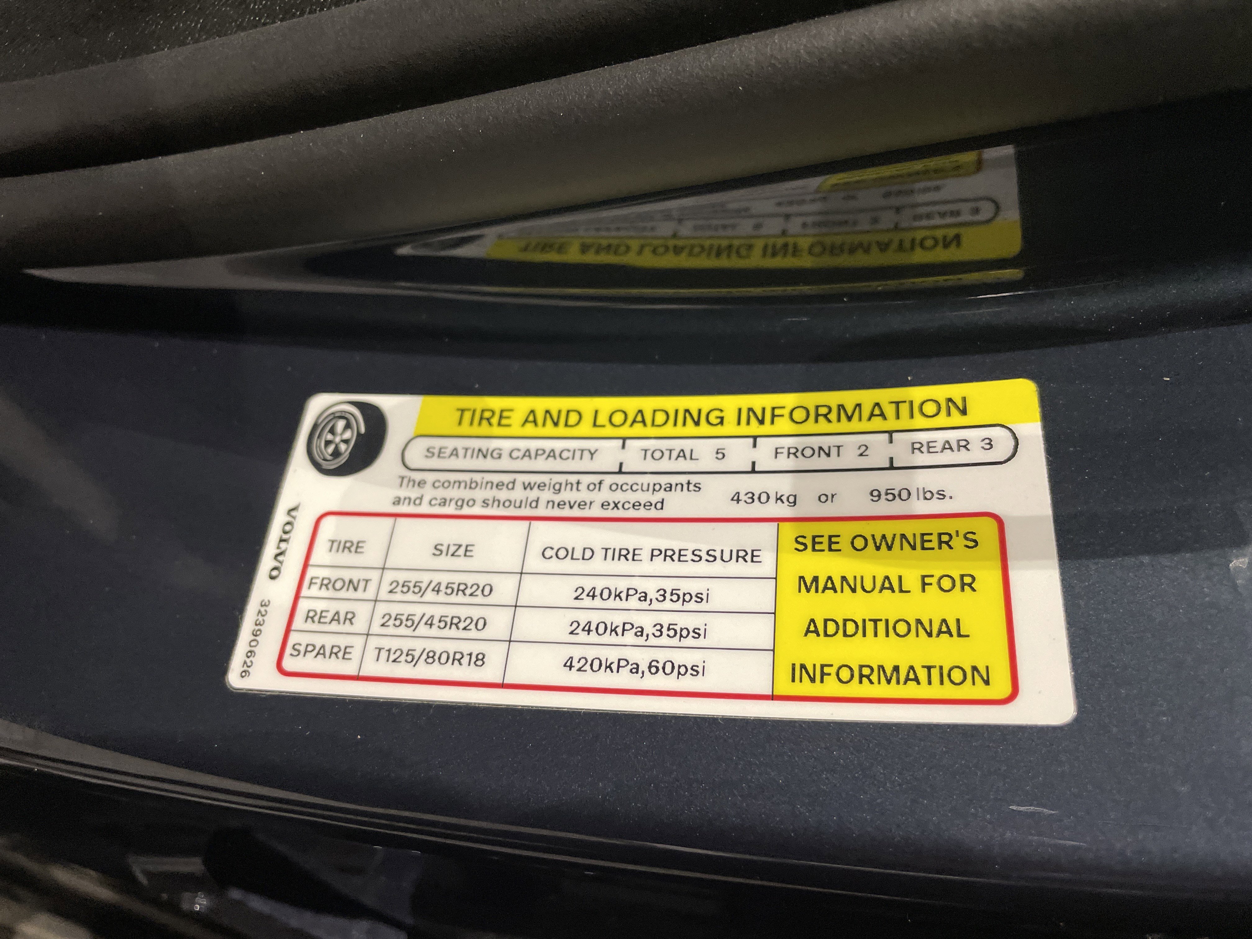 Used 2025 Volvo XC60 B5 Plus image 42