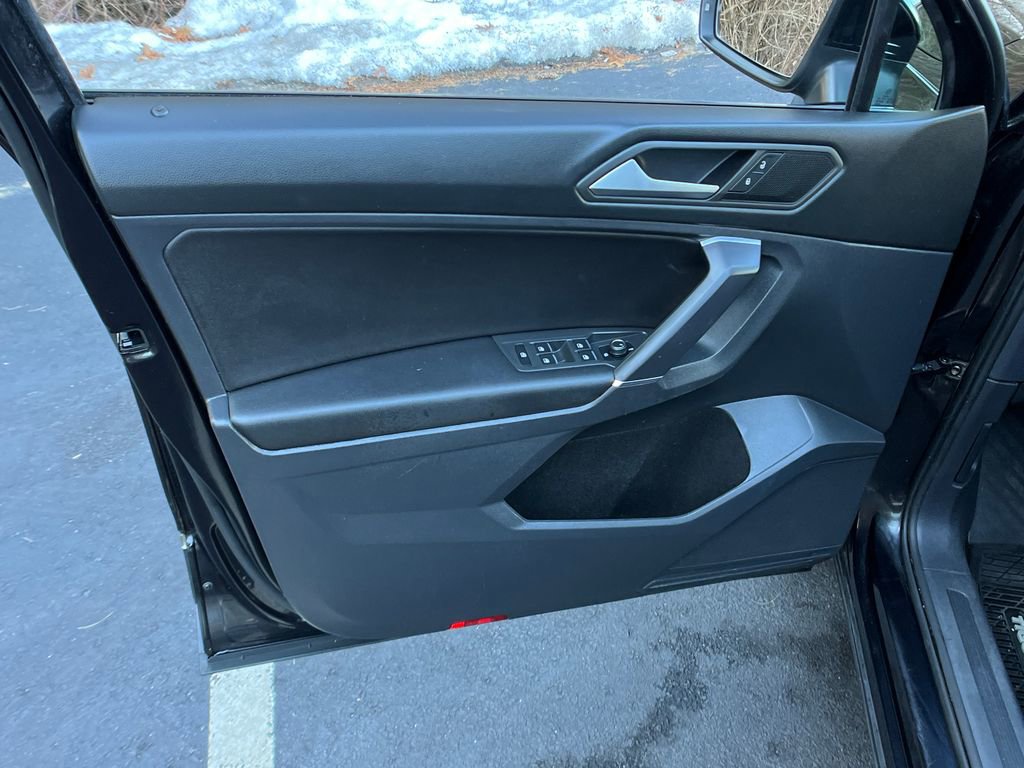 Used 2020 Volkswagen Tiguan S image 11