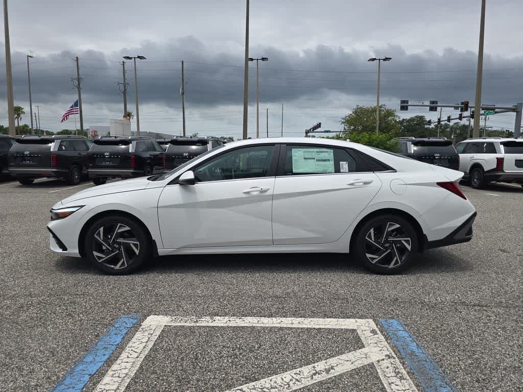 New 2026 Hyundai Elantra Limited FWD image 3
