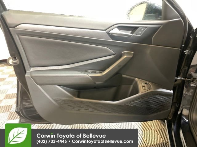 Used 2024 Volkswagen Jetta SE image 18