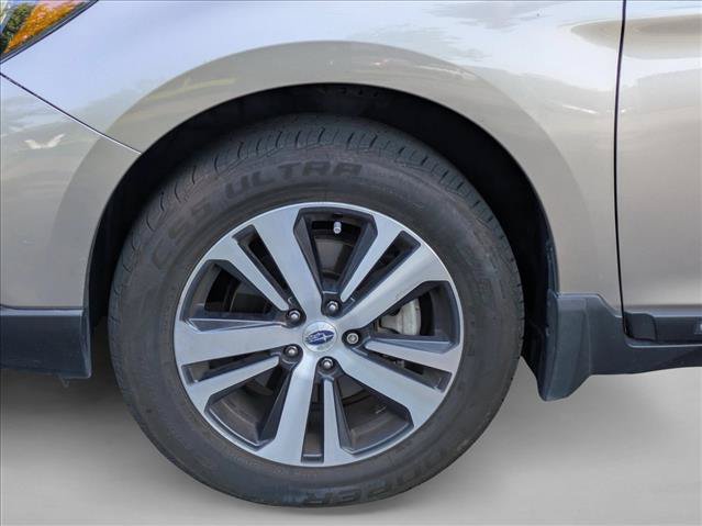 Used 2018 Subaru Outback 2.5i Limited AWD/4WD image 14