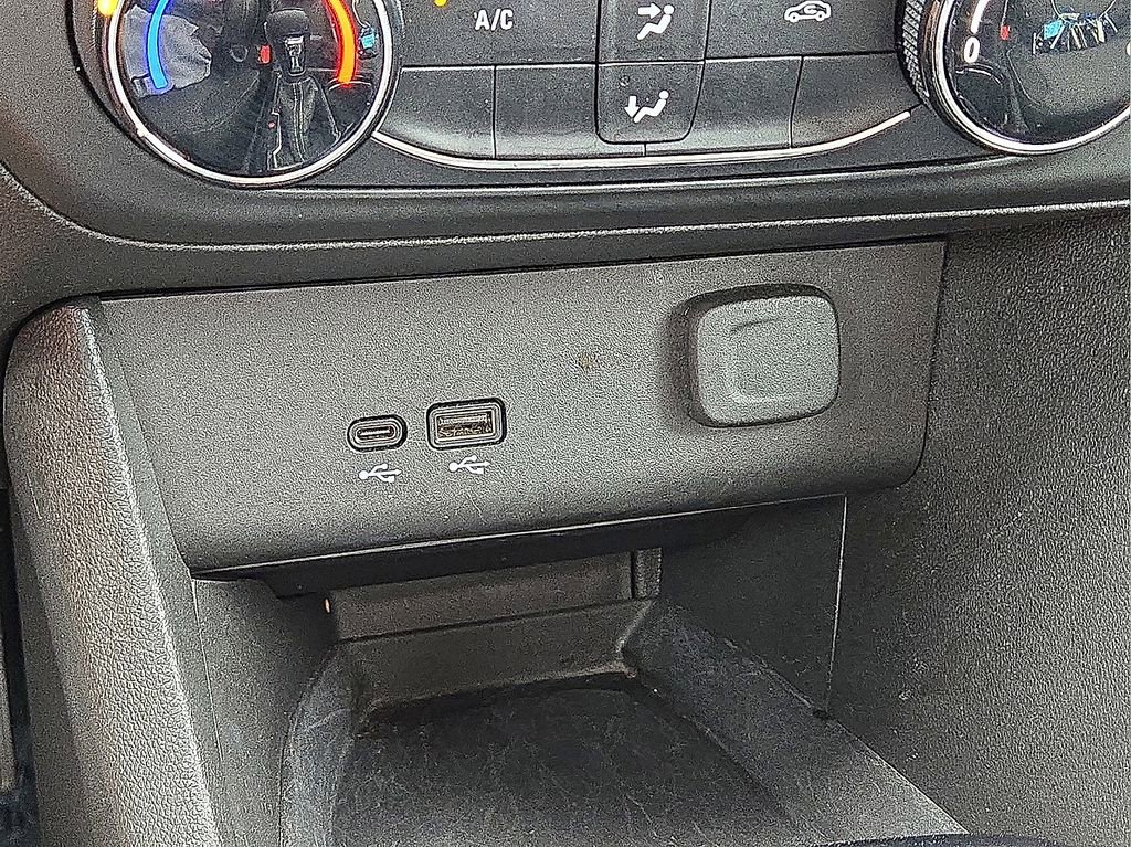 Used 2025 Buick Encore GX Preferred image 29