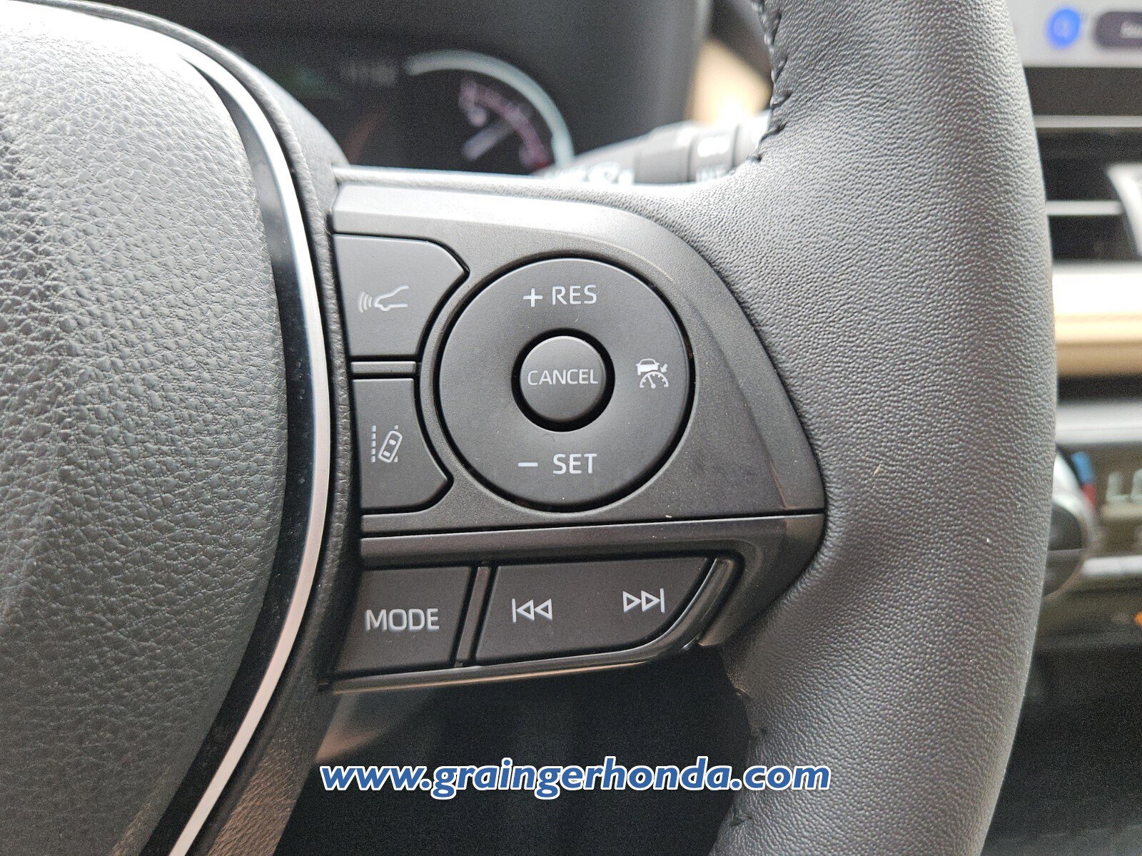 Used 2024 Toyota RAV4 XLE Premium FWD image 20
