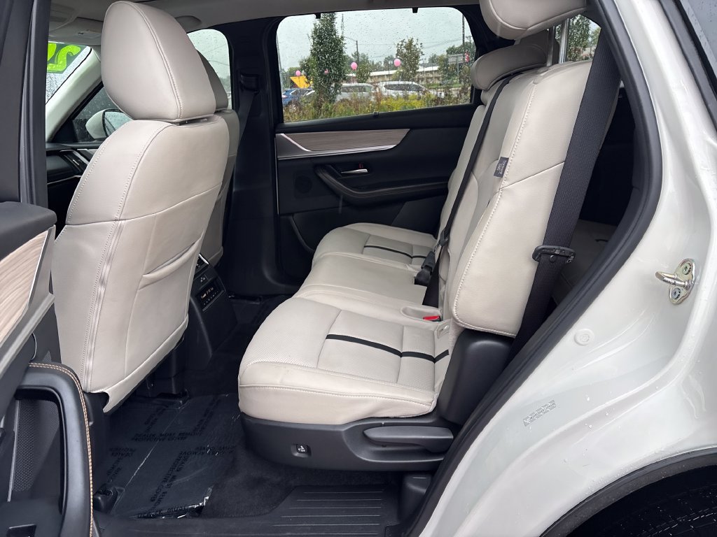 Used 2024 MAZDA CX-90 3.3 Turbo w/ Preferred Plus AWD/4WD image 28