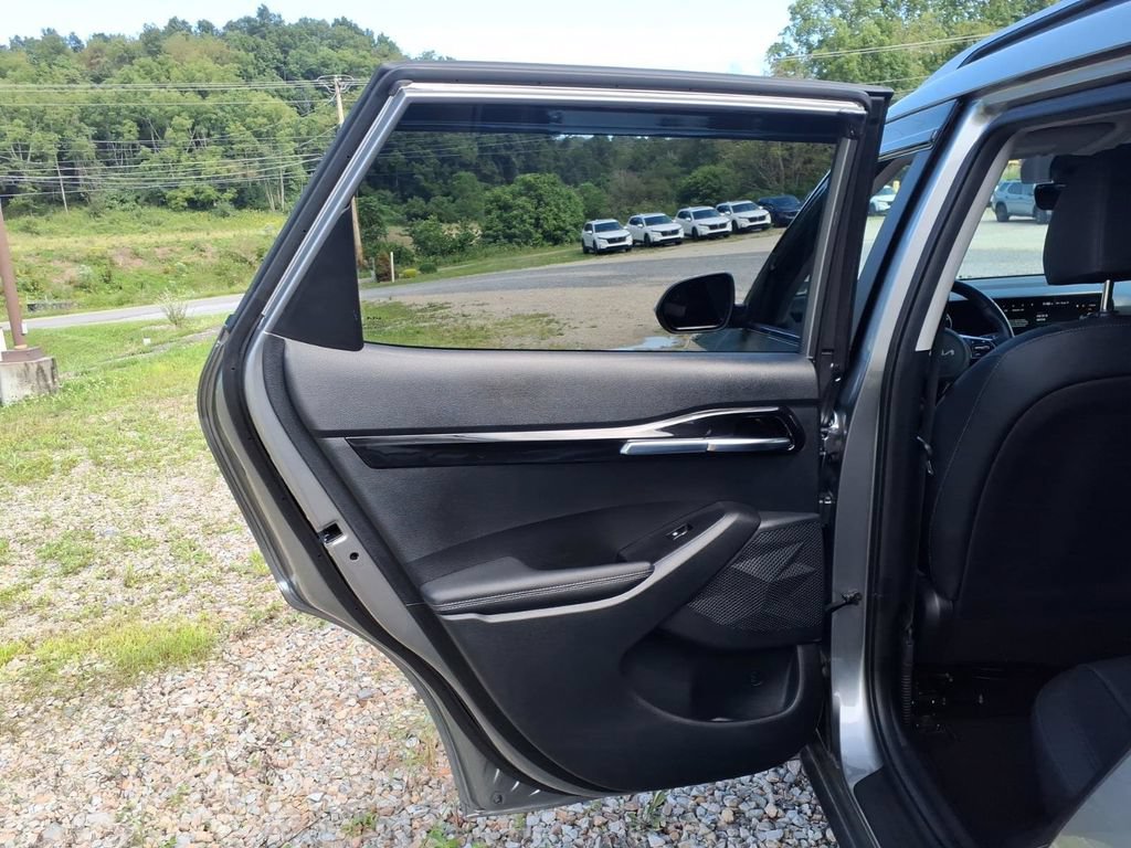 Used 2024 Kia Seltos EX AWD/4WD image 15