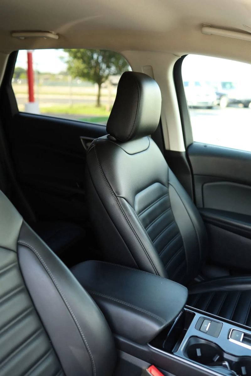 Used 2020 Ford Edge SEL w/ Cold Weather Package AWD/4WD image 39