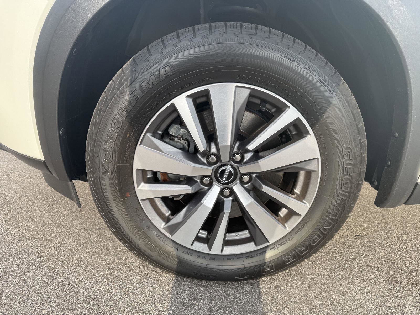 Used 2023 Nissan Pathfinder SL AWD/4WD image 15