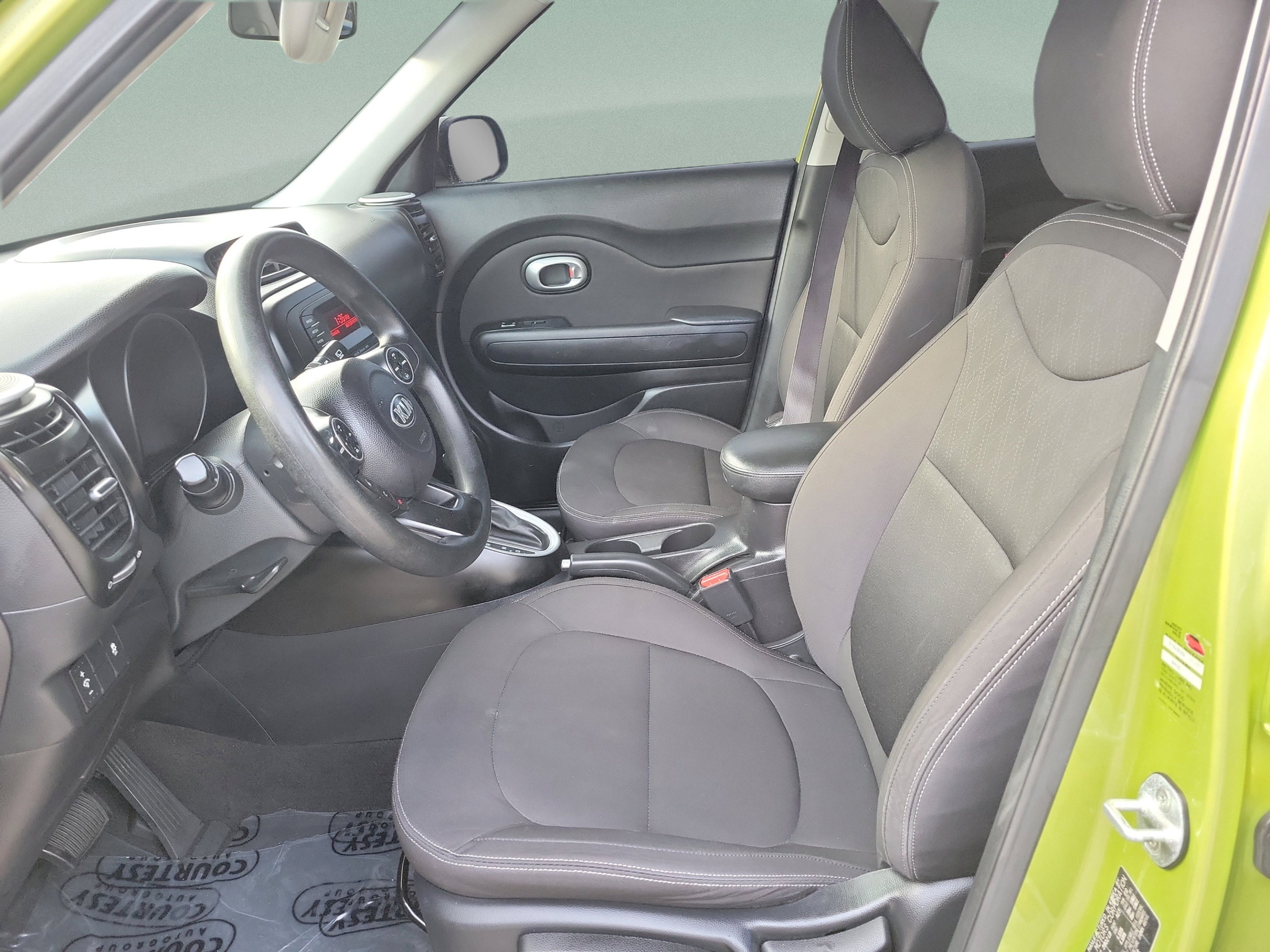 Used 2015 Kia Soul FWD image 15