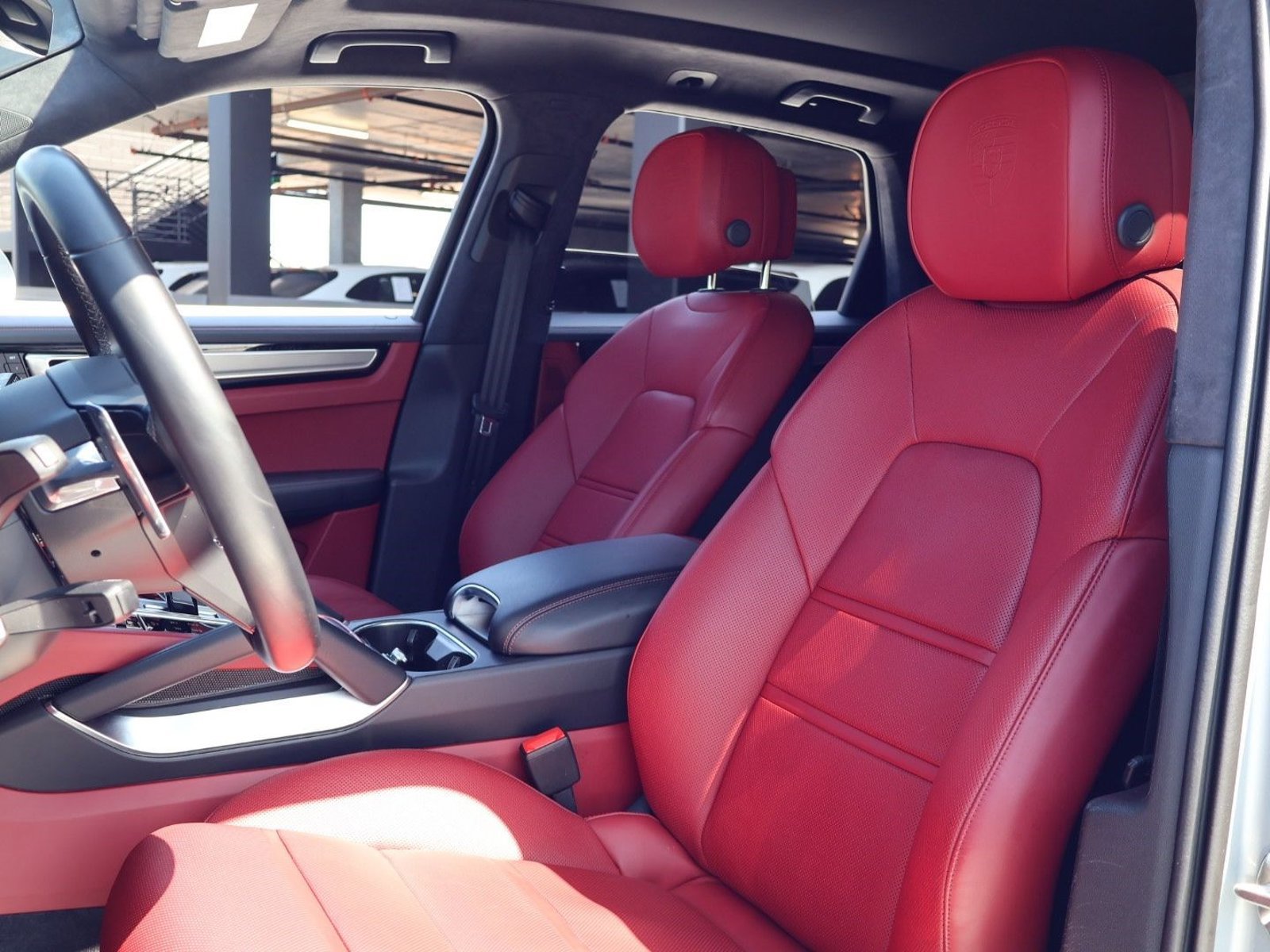 Certified 2023 Porsche Cayenne Turbo AWD/4WD image 5