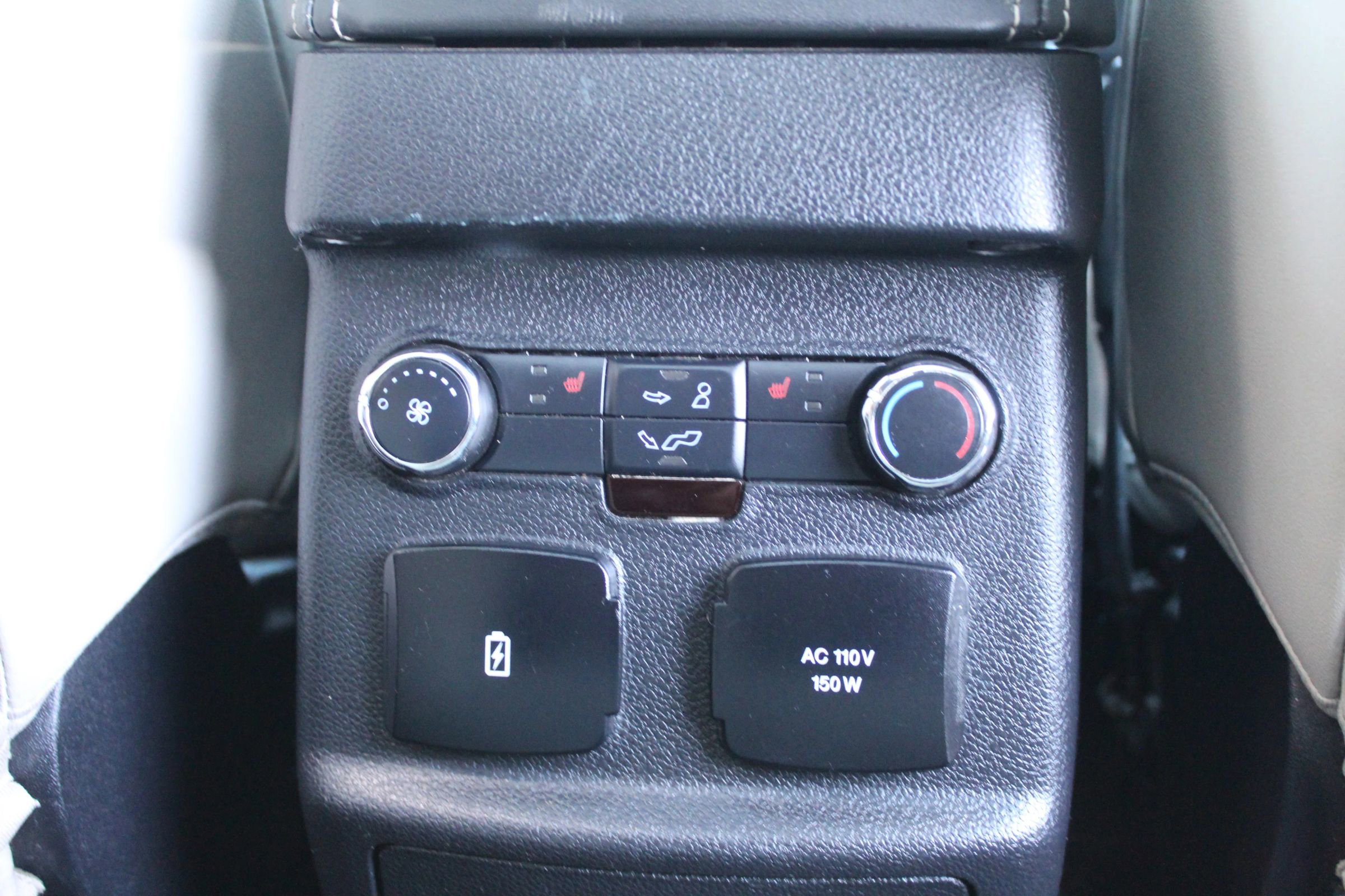 Used 2016 Ford Explorer Platinum image 23