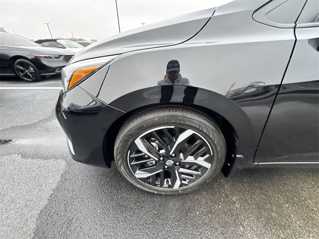 New 2025 Nissan Versa SR image 10