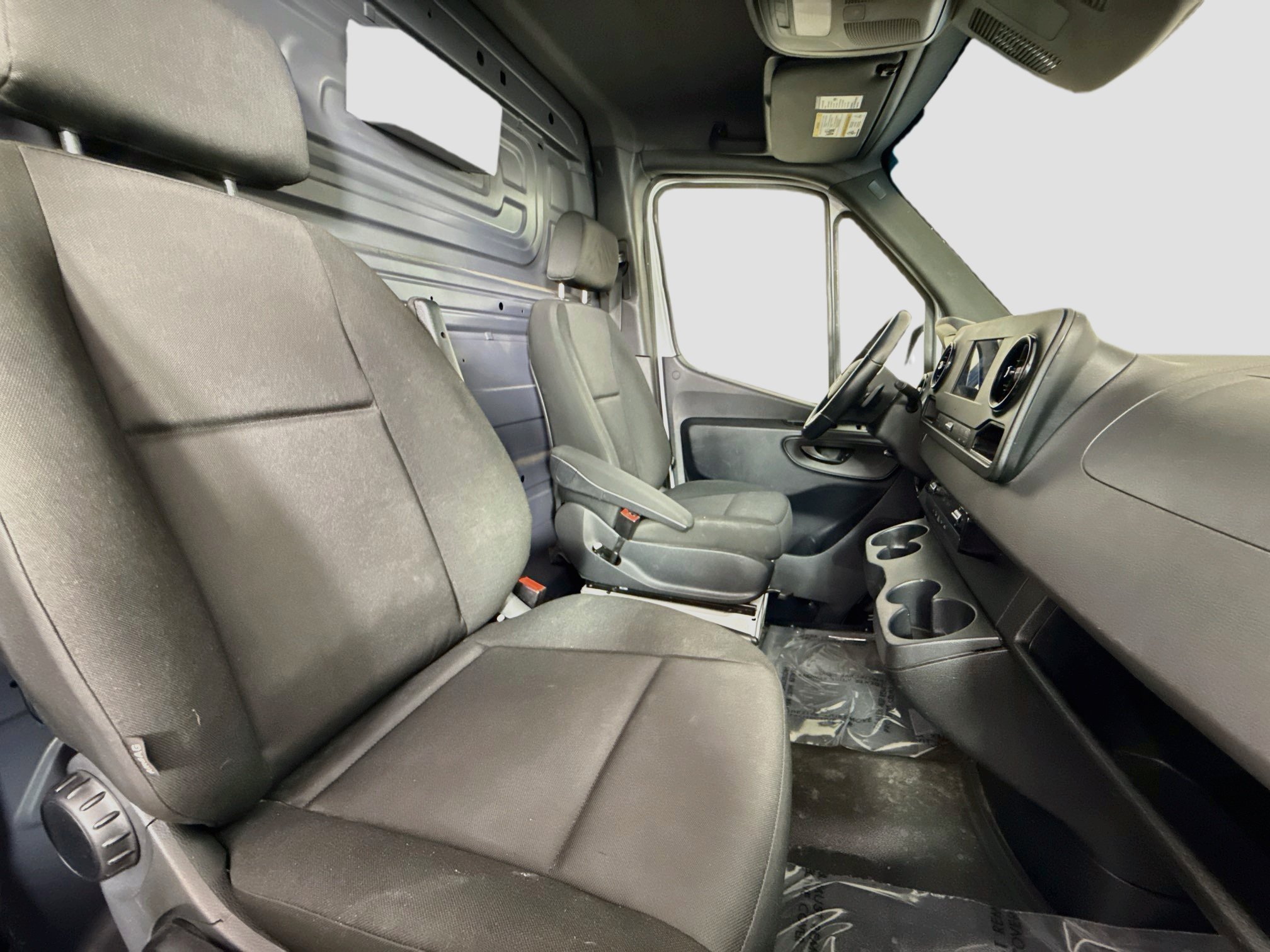 Used 2022 Mercedes-Benz Sprinter 1500 image 26