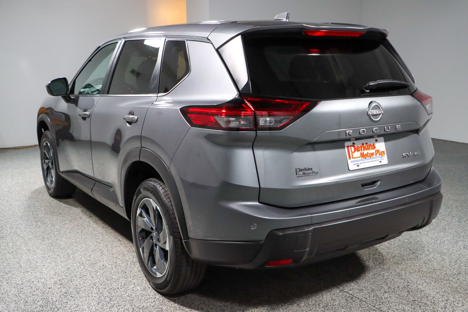 Used 2024 Nissan Rogue SV AWD/4WD image 9