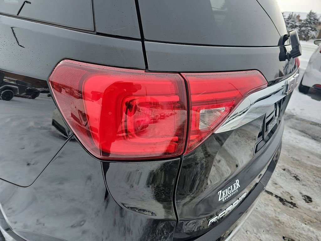 Used 2018 GMC Acadia Denali w/ Technology Package AWD/4WD image 34