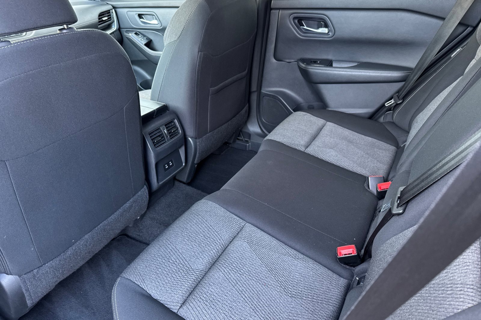 Certified 2024 Nissan Rogue SV image 13