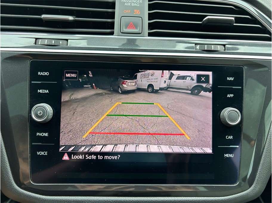 Used 2019 Volkswagen Tiguan SEL R-Line FWD image 30