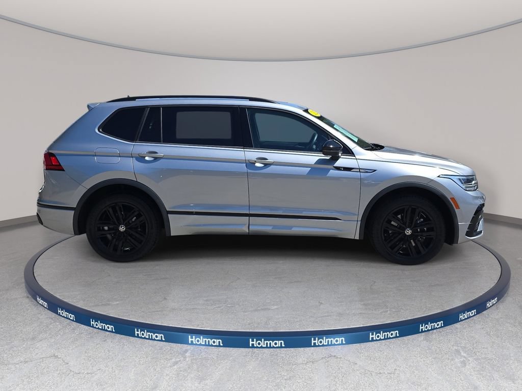 Used 2022 Volkswagen Tiguan SE R-Line FWD image 5