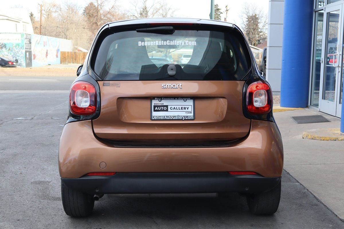 Used 2016 smart fortwo passion image 3