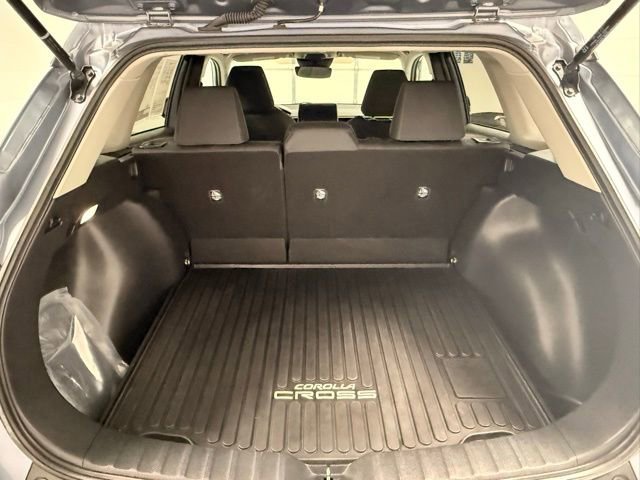 Used 2023 Toyota Corolla Cross LE image 14