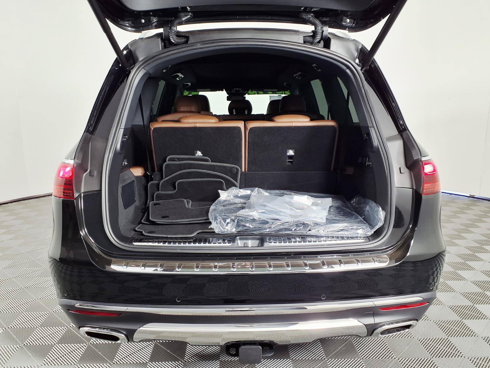 Used 2026 Mercedes-Benz GLS 450 4MATIC image 8
