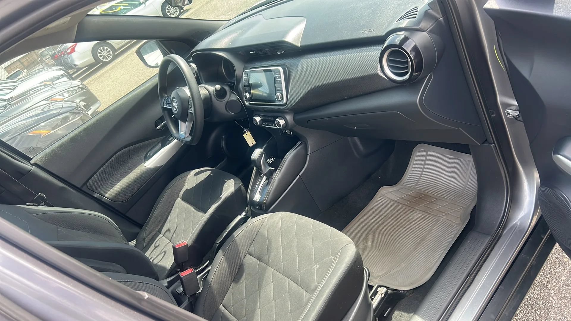 Used 2019 Nissan Kicks SV FWD image 17