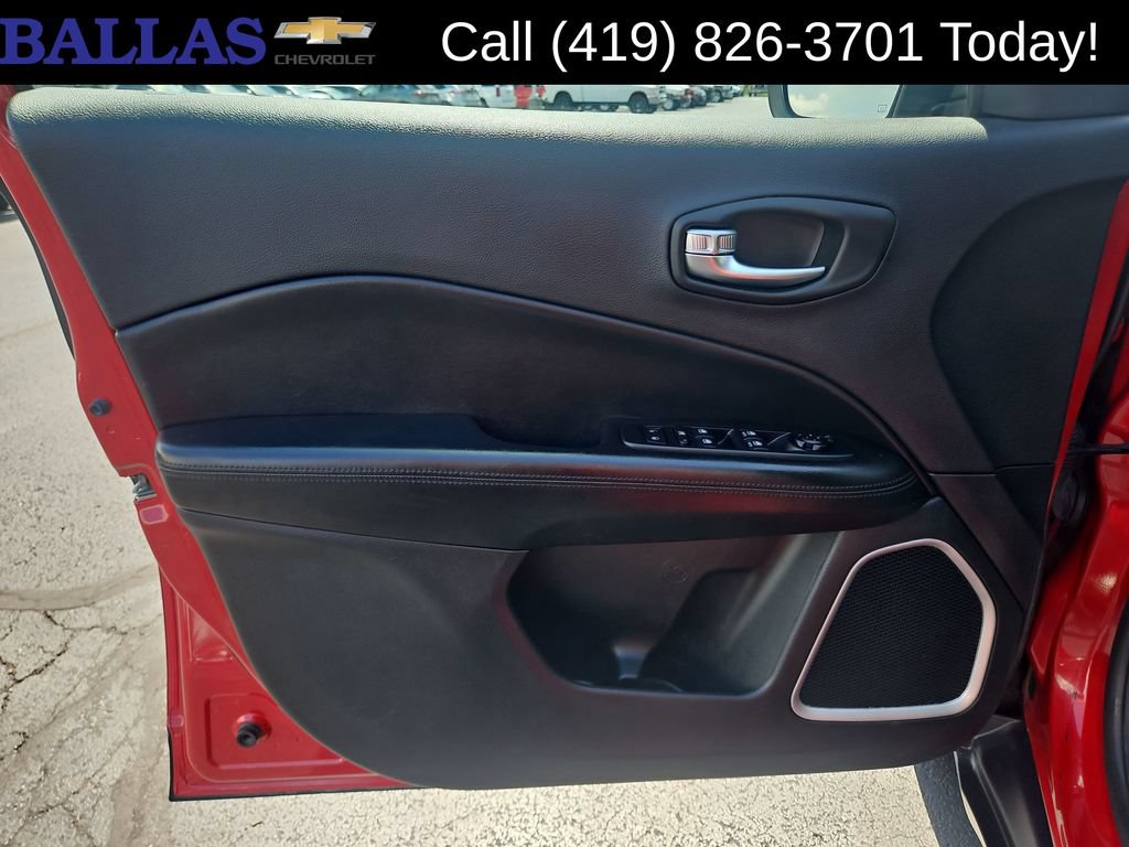 Used 2019 Jeep Compass Latitude FWD image 23