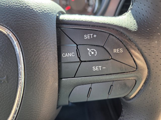 Used 2016 Dodge Challenger R/T w/ Driver Convenience Group RWD image 28