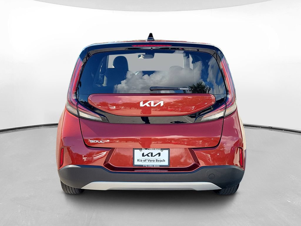 Used 2025 Kia Soul LX FWD image 5