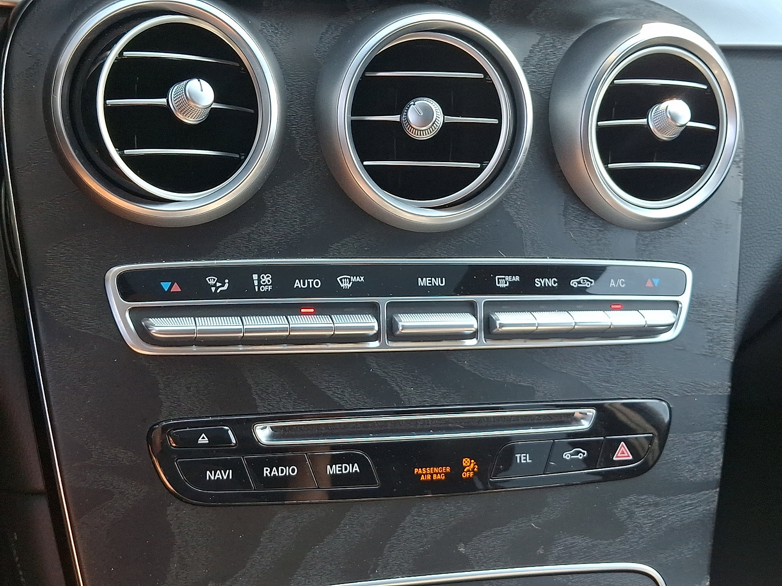 Used 2017 Mercedes-Benz GLC 300 4MATIC image 16