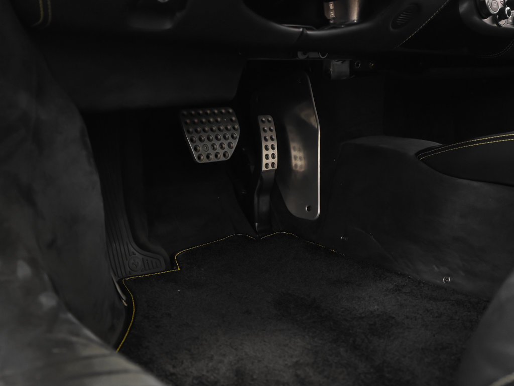 Used 2010 Ferrari 458 Italia Coupe RWD image 45