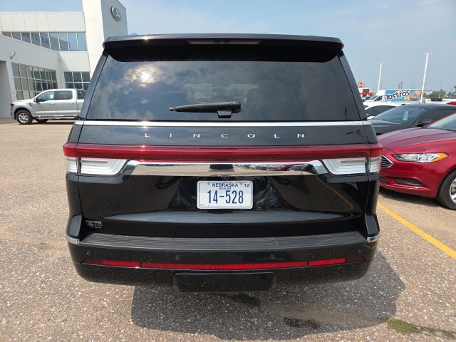 Used 2022 Lincoln Navigator L Reserve image 4