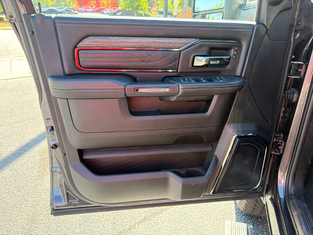 Used 2025 RAM 2500 Limited AWD/4WD image 10