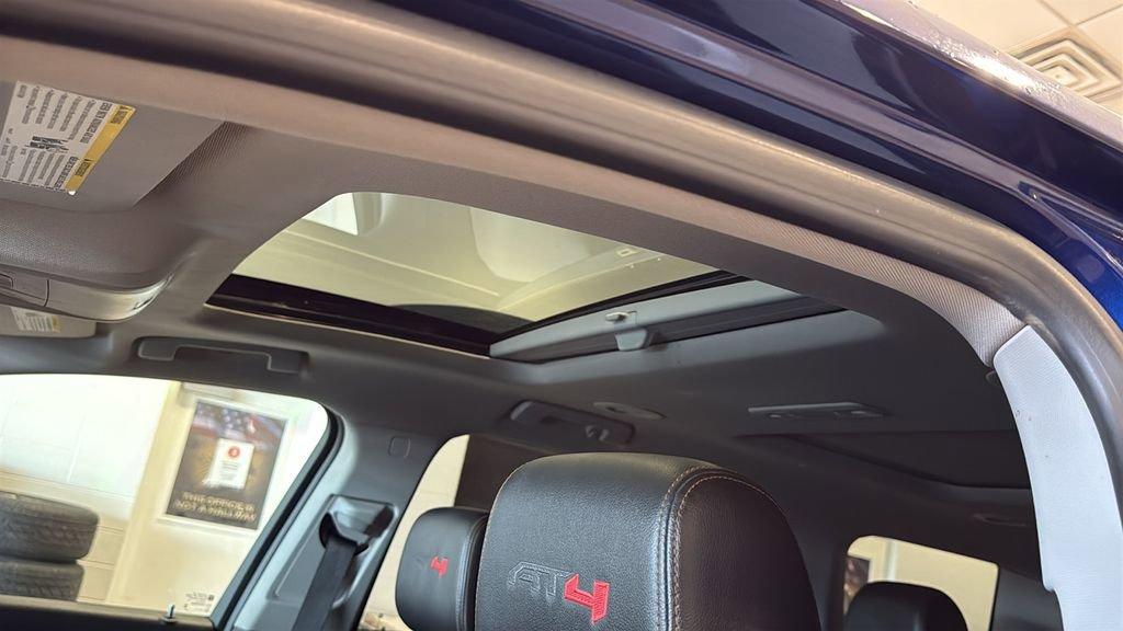 Used 2023 GMC Acadia AT4 w/ Technology Package image 27