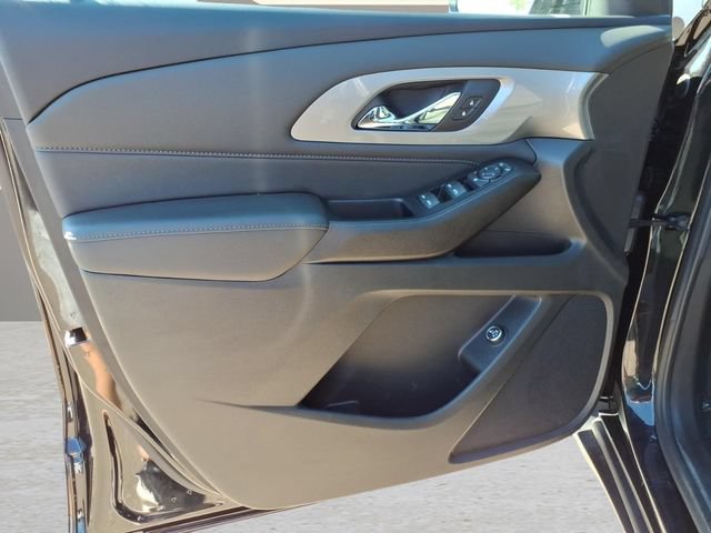 Used 2023 Chevrolet Traverse LT FWD image 16