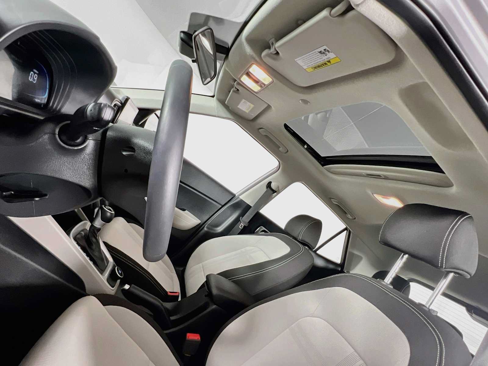 Certified 2025 Hyundai Venue FWD image 22
