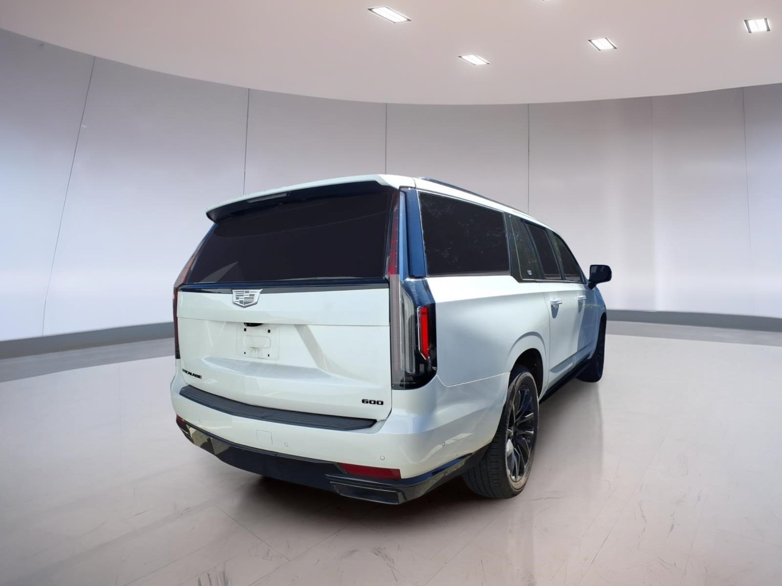 Used 2021 Cadillac Escalade ESV Sport Platinum w/ LPO, ONYX Package AWD/4WD image 4
