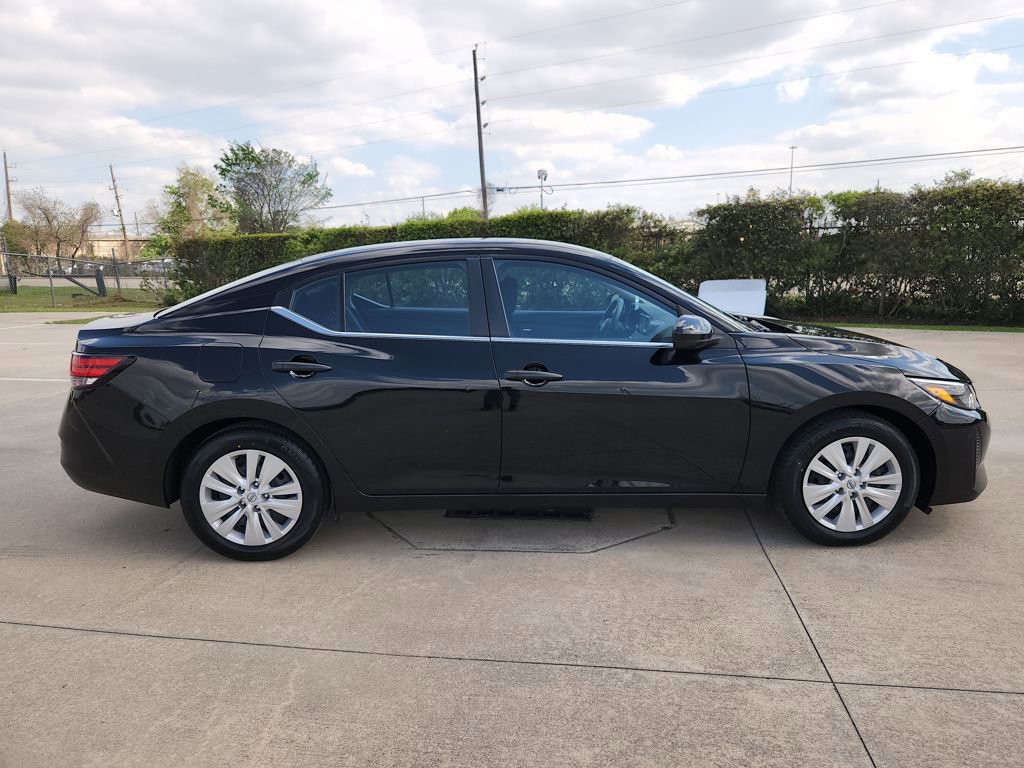 Used 2025 Nissan Sentra S FWD image 4