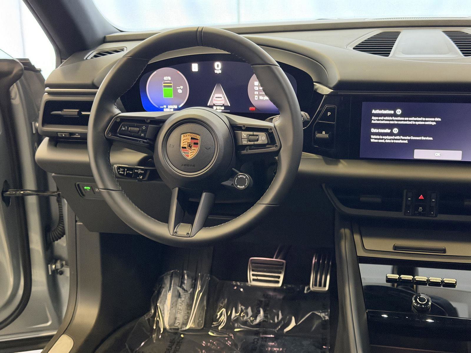 Certified 2025 Porsche Macan 4S Electric image 20