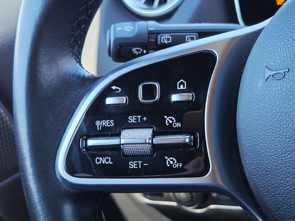 Used 2021 Mercedes-Benz GLA 250 w/ Premium Package image 26