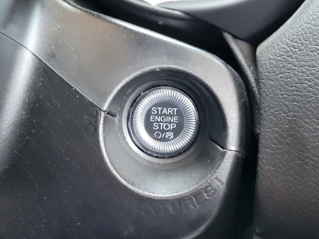 Used 2023 Jeep Renegade Latitude AWD/4WD image 11