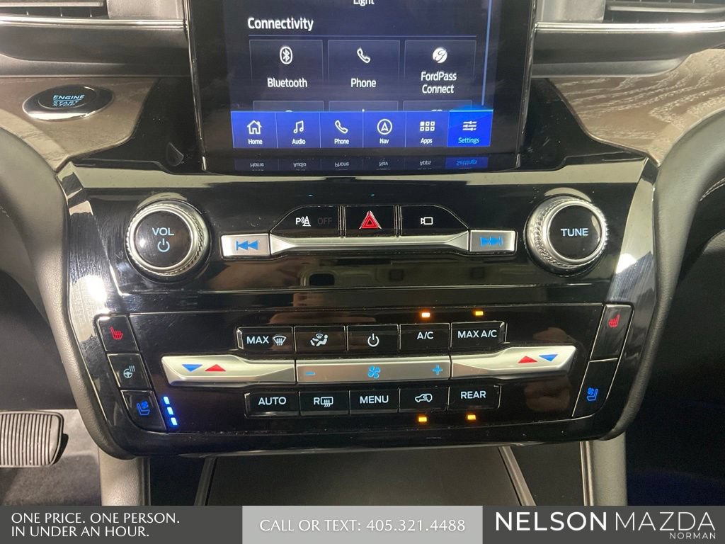 Used 2023 Ford Explorer Platinum w/ Technology Package AWD/4WD image 42