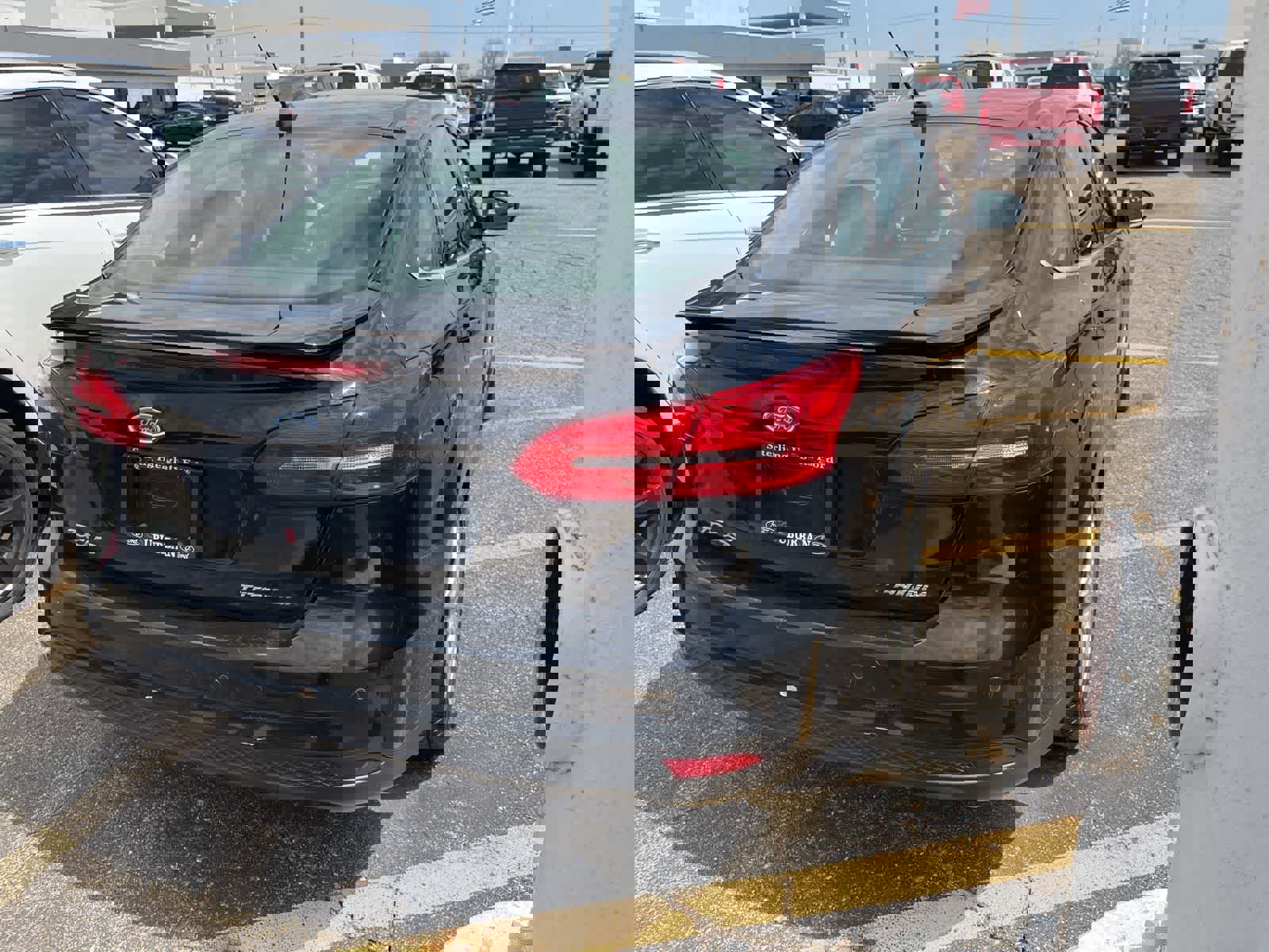 Used 2017 Ford Focus Titanium FWD image 14