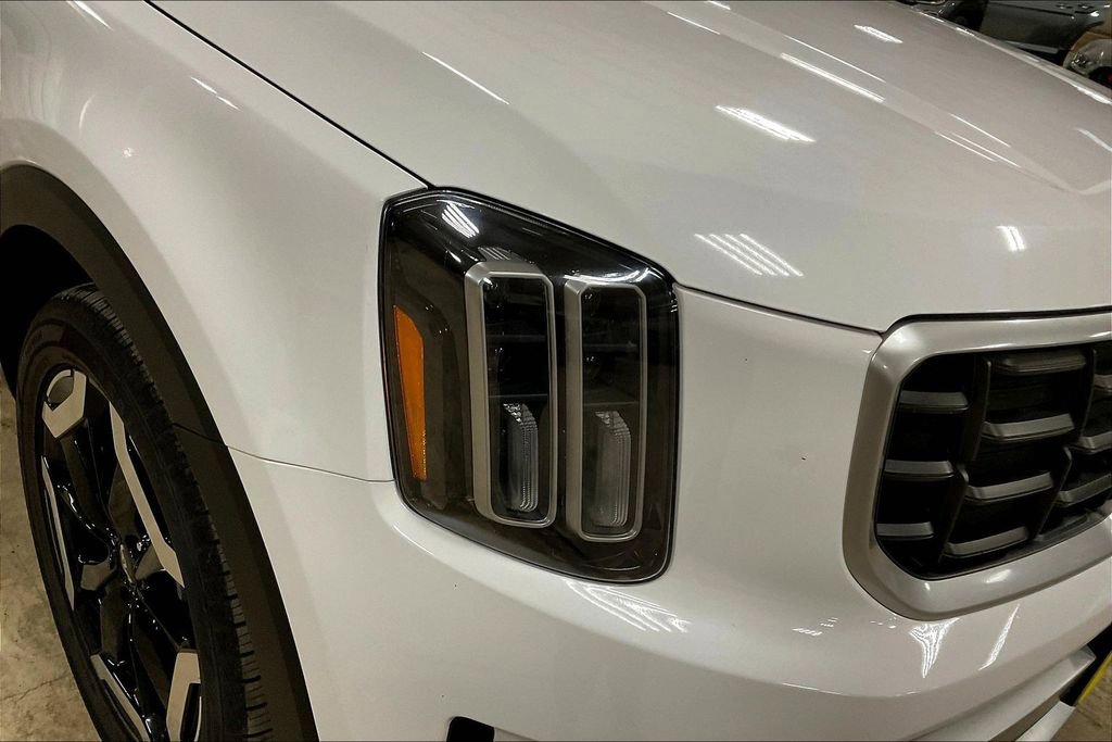 Used 2025 Kia Telluride S AWD/4WD image 28