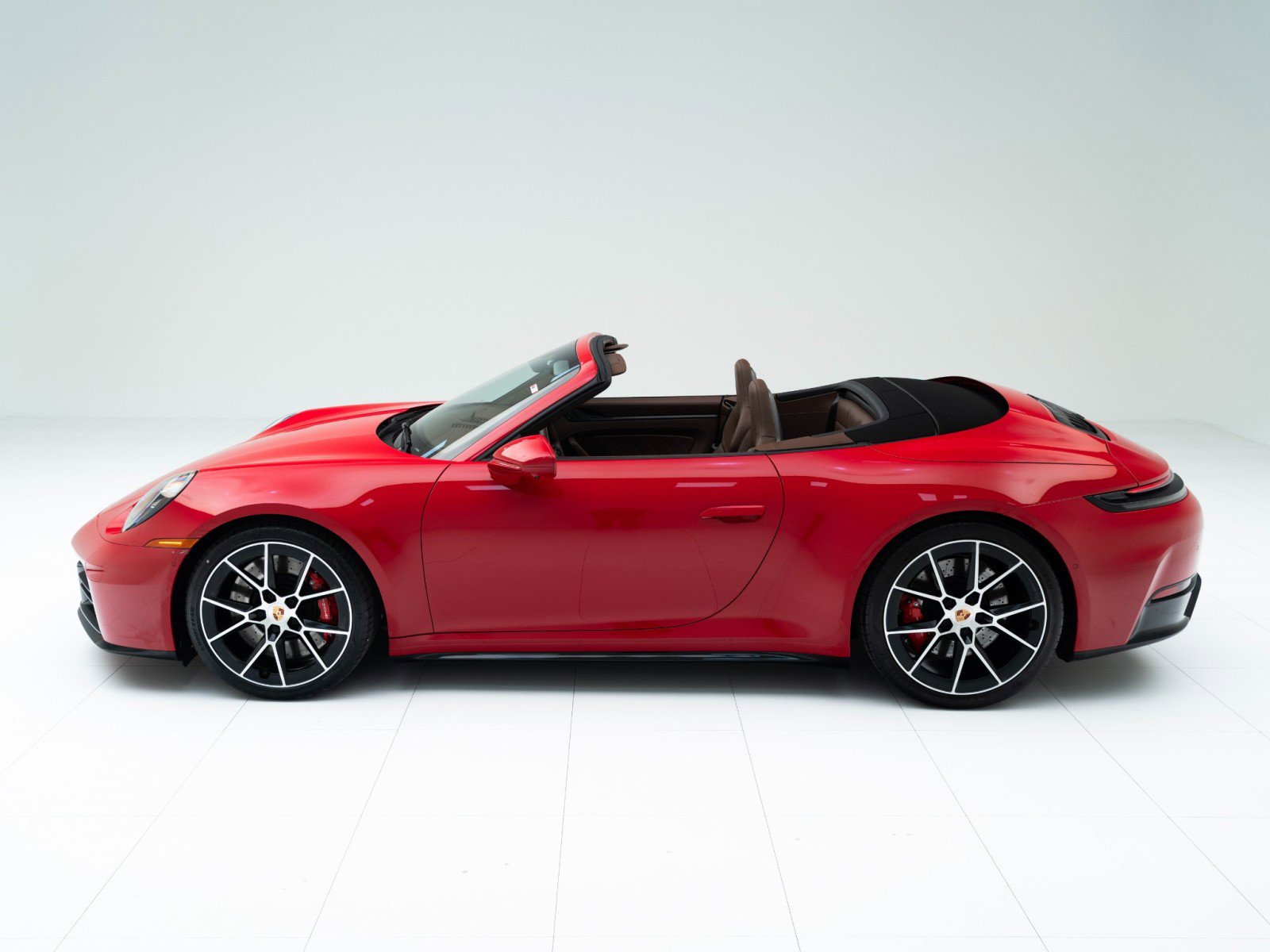 Used 2025 Porsche 911 Carrera S image 2