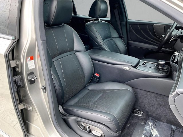 Used 2021 Lexus LS 500 w/ Accessory Package (Z2) image 9