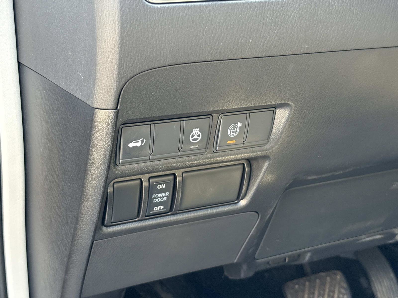 Used 2022 Nissan Armada Platinum w/ Captain's Chairs Package image 19