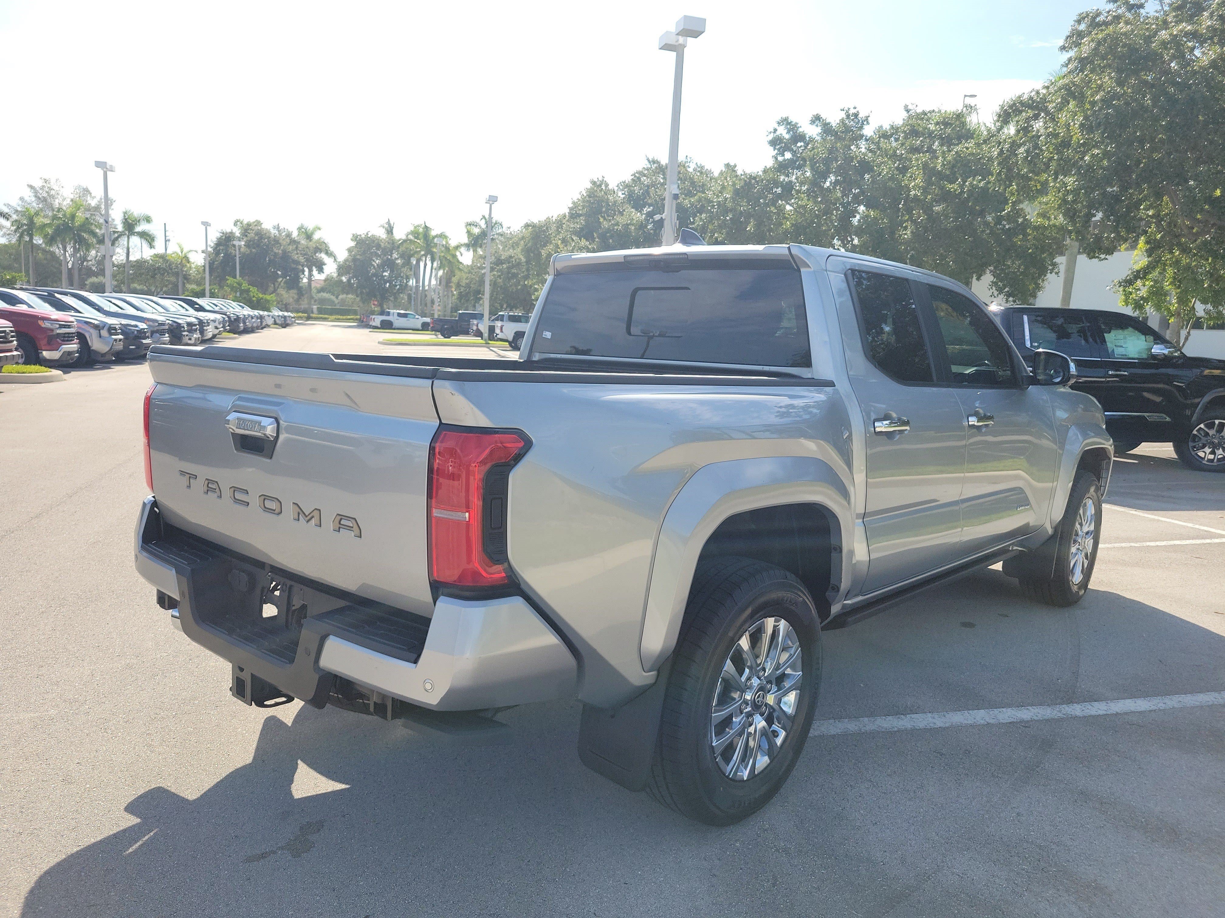 Used 2024 Toyota Tacoma Limited w/ Limited Package (LT) AWD/4WD image 7