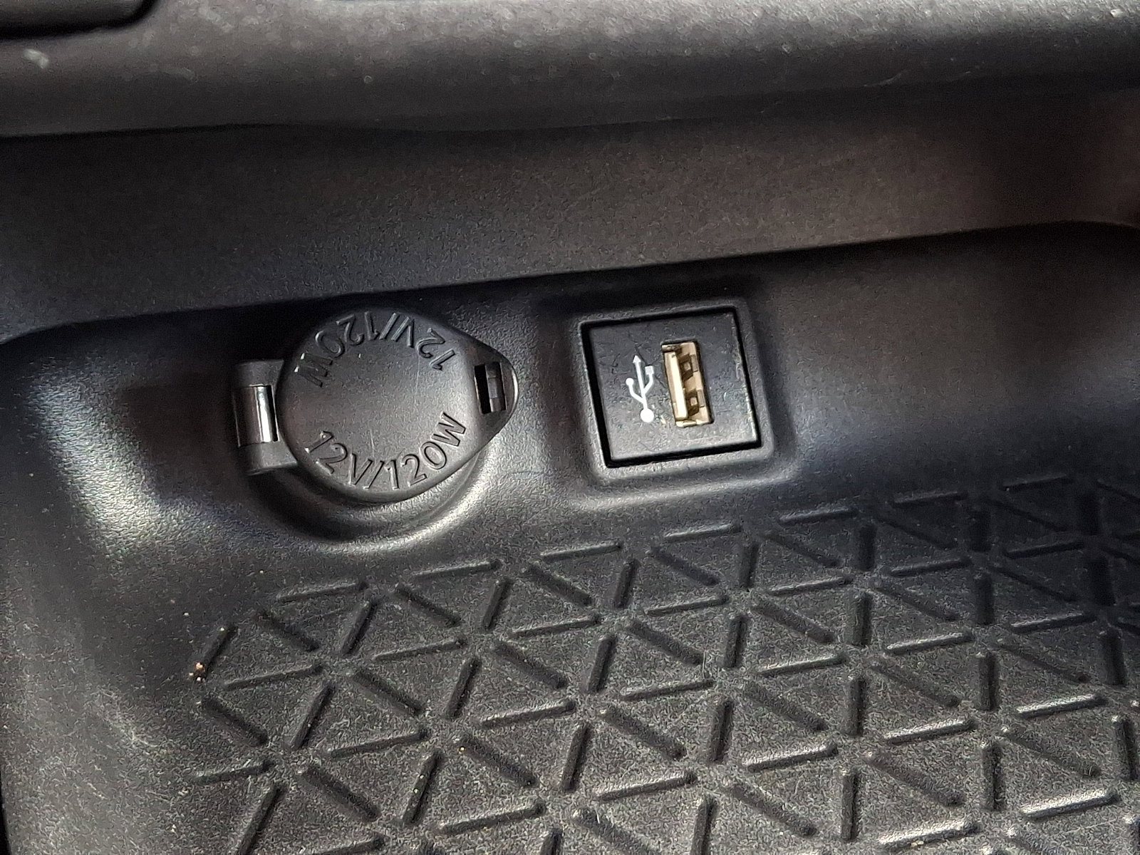 Used 2024 Toyota RAV4 XLE w/ Convenience Package image 26