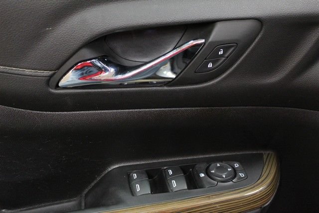 Certified 2023 GMC Acadia SLE w/ Driver Convenience Package FWD image 17