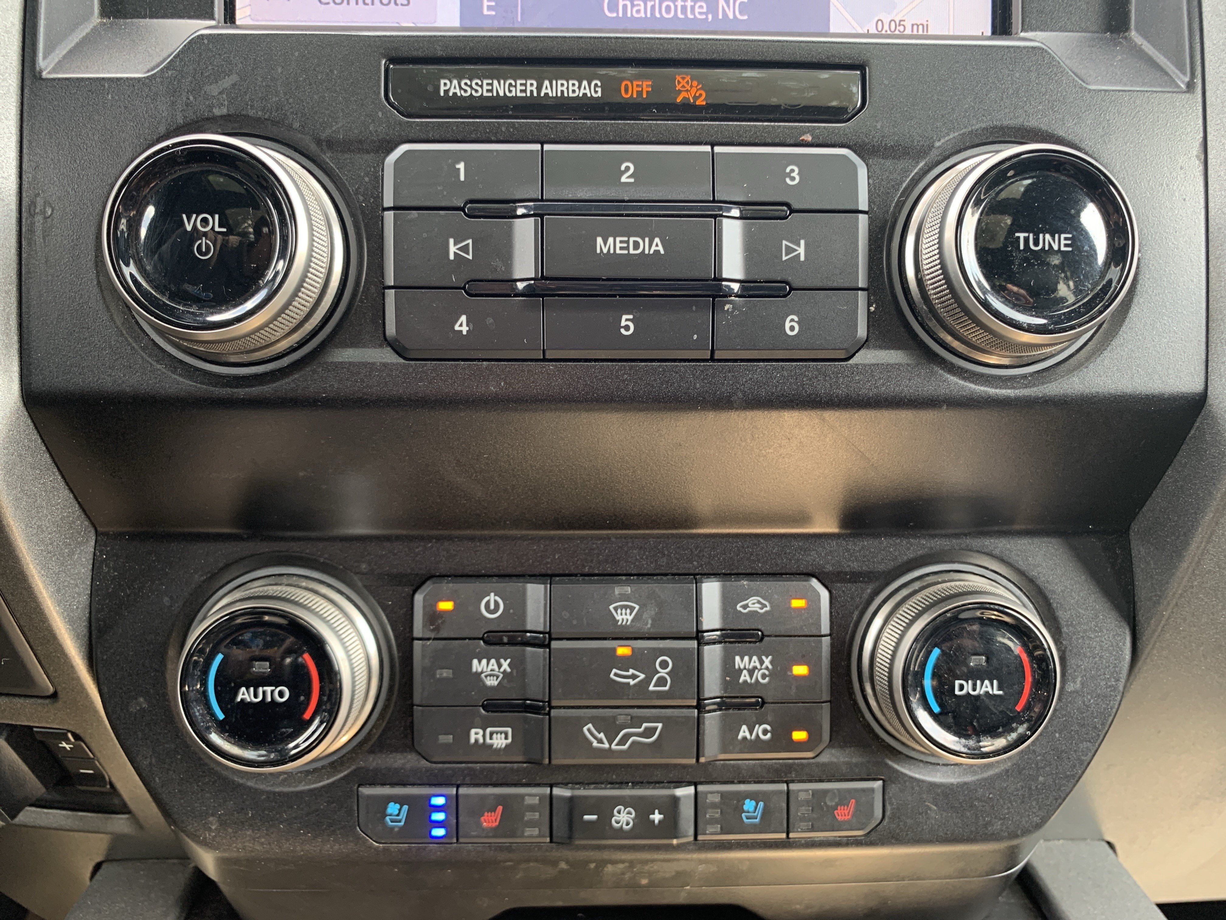 Used 2020 Ford F150 Raptor w/ Equipment Group 802A Luxury AWD/4WD image 29